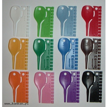 Znaczniki plastikowe - 10 szt. plus kluczyk do nakładania - fi 2 5 mm